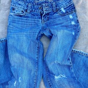 American Eagle Outfitters Junior’s Blue Distressed Jeans